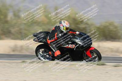 media/Dec-01-2025-Moto Forza (Mon) [[2daa91e15f]]/3-Beginner Group/Session 2 (Turn 7 Inside Pans)/